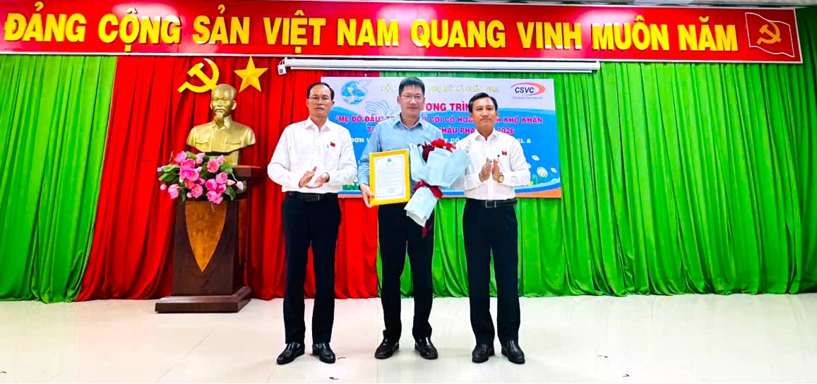 CSVC LAUNCHES THE 'GODMOTHER PROGRAM' IN CHAU PHA COMMUNE